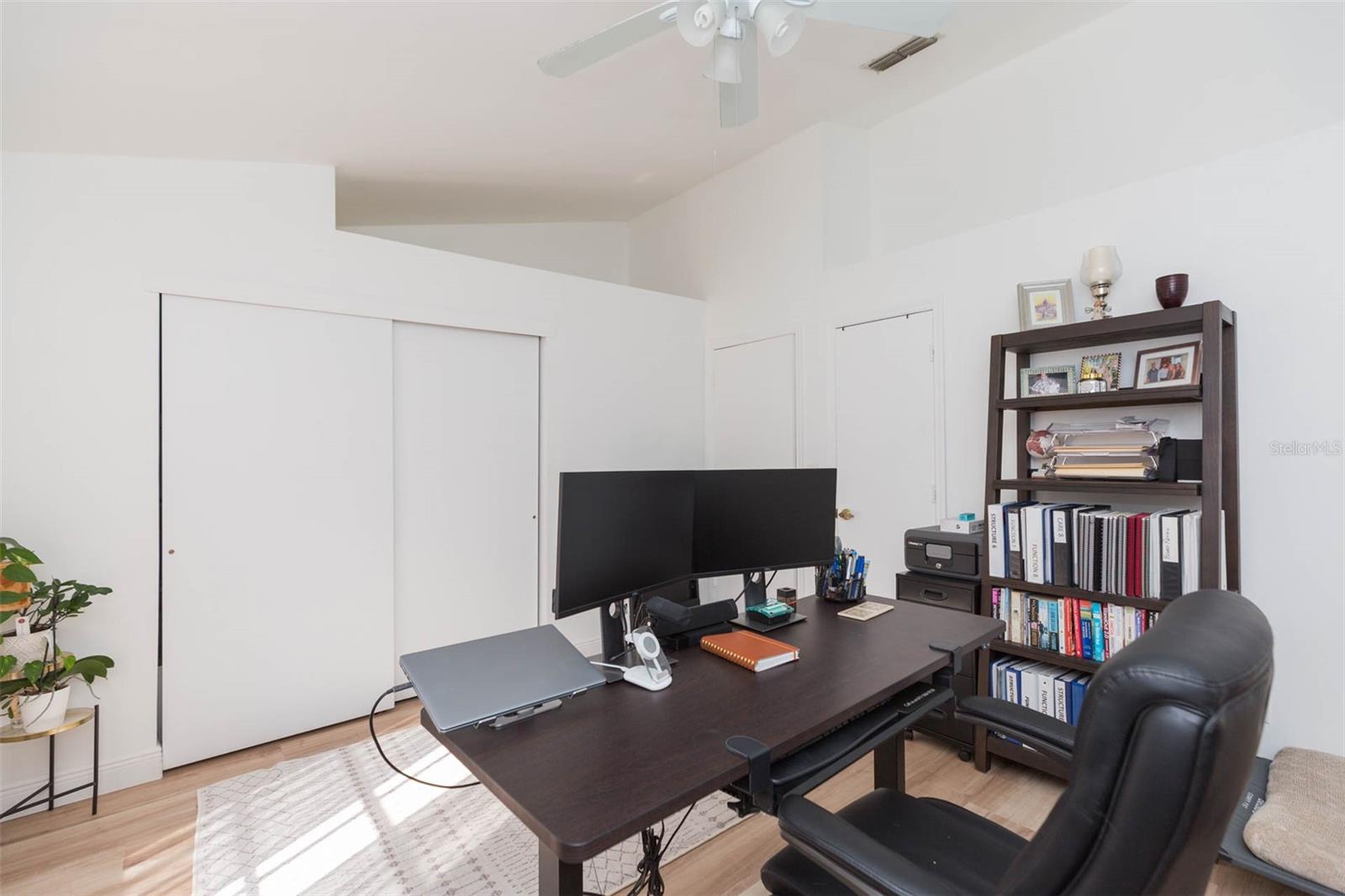 CARROLLWOOD VILLAGE PH III - Residential Lease