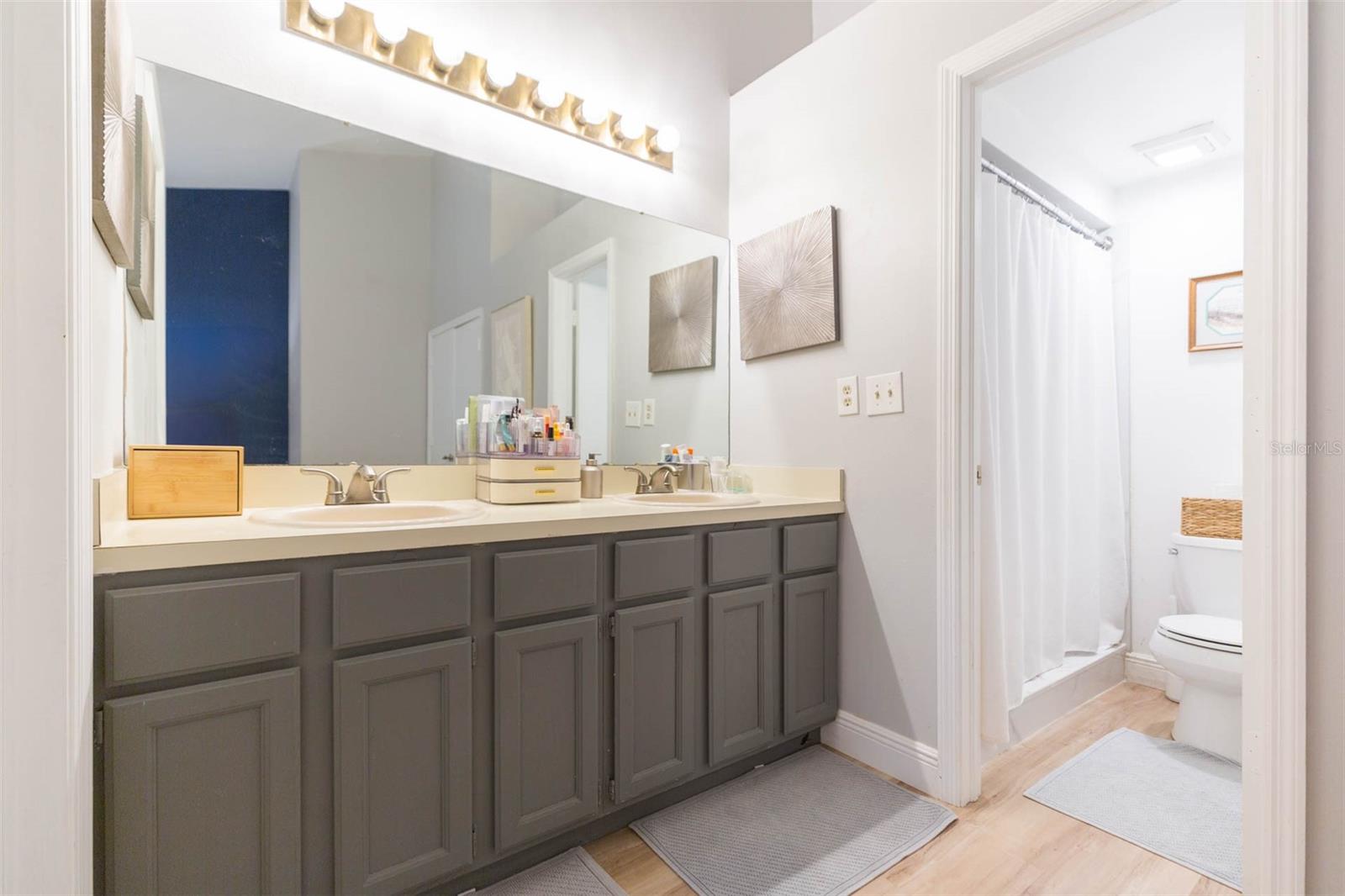 CARROLLWOOD VILLAGE PH III - Residential Lease