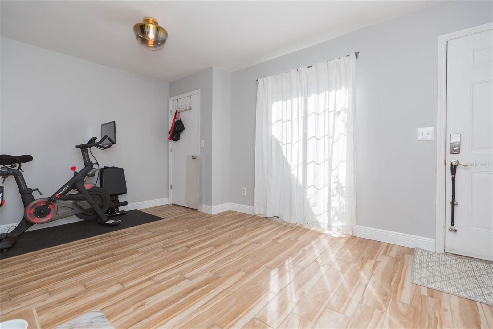 CARROLLWOOD VILLAGE PH III - Residential Lease