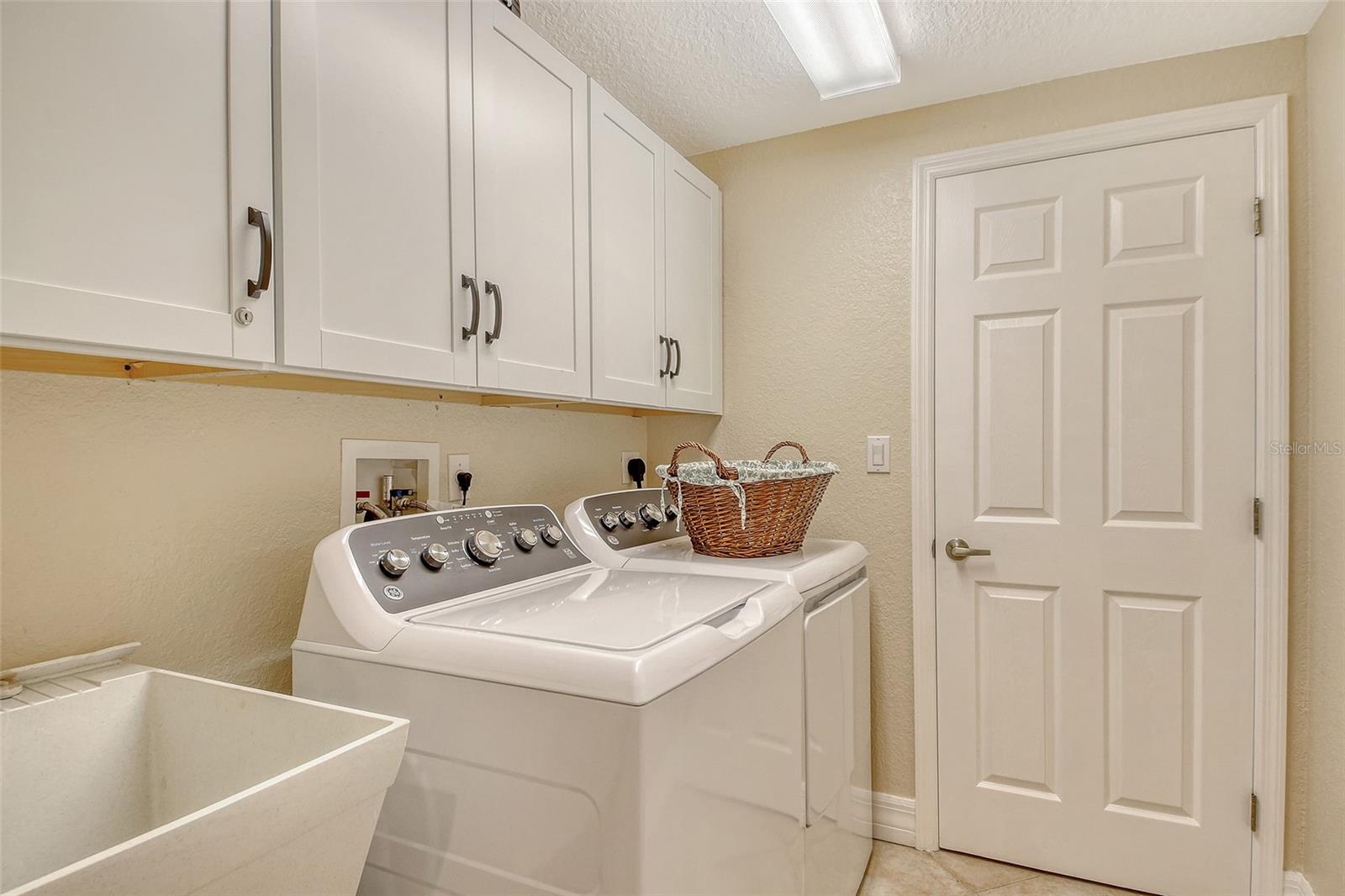 BLACKBURN HARBOR RESIDENCES - Residential Lease