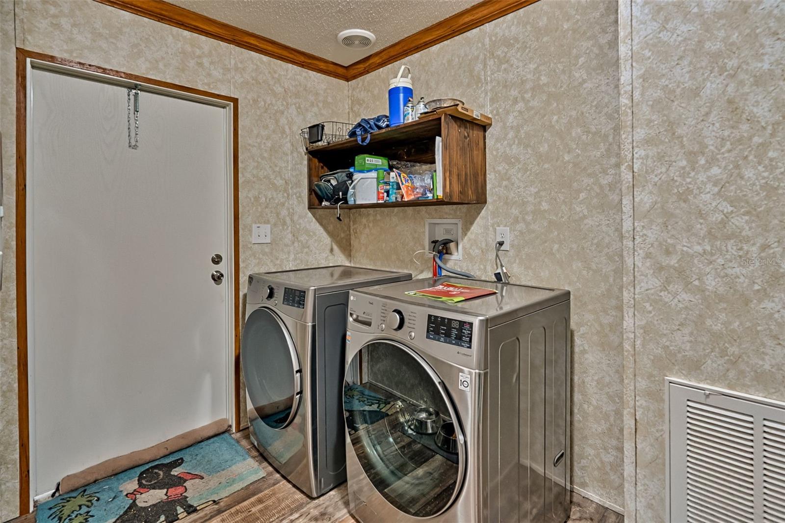 MELROSE LANDING - Residential