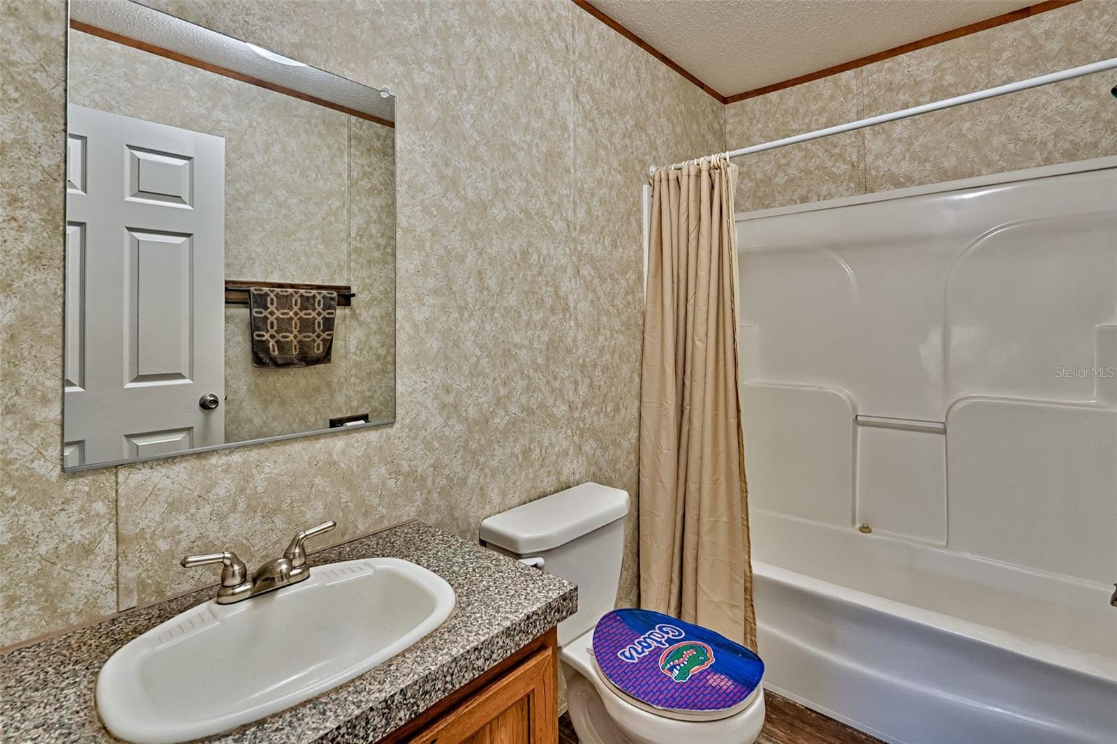 MELROSE LANDING - Residential