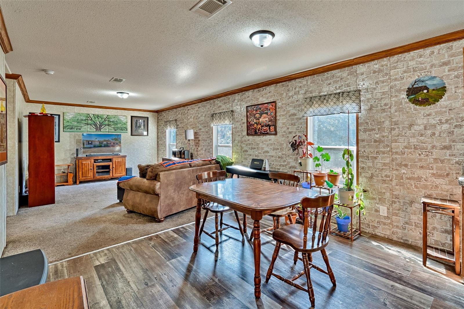 MELROSE LANDING - Residential