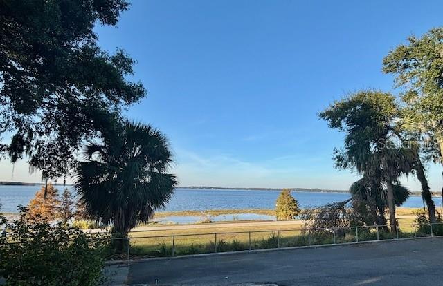 CLERMONT LAKE MINNEOLA CONDO - Residential Lease