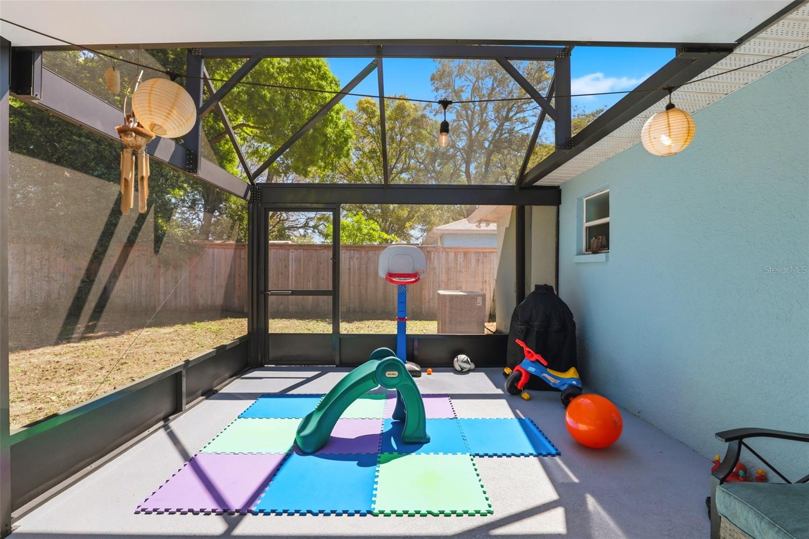 VALENCIA PARK - Residential