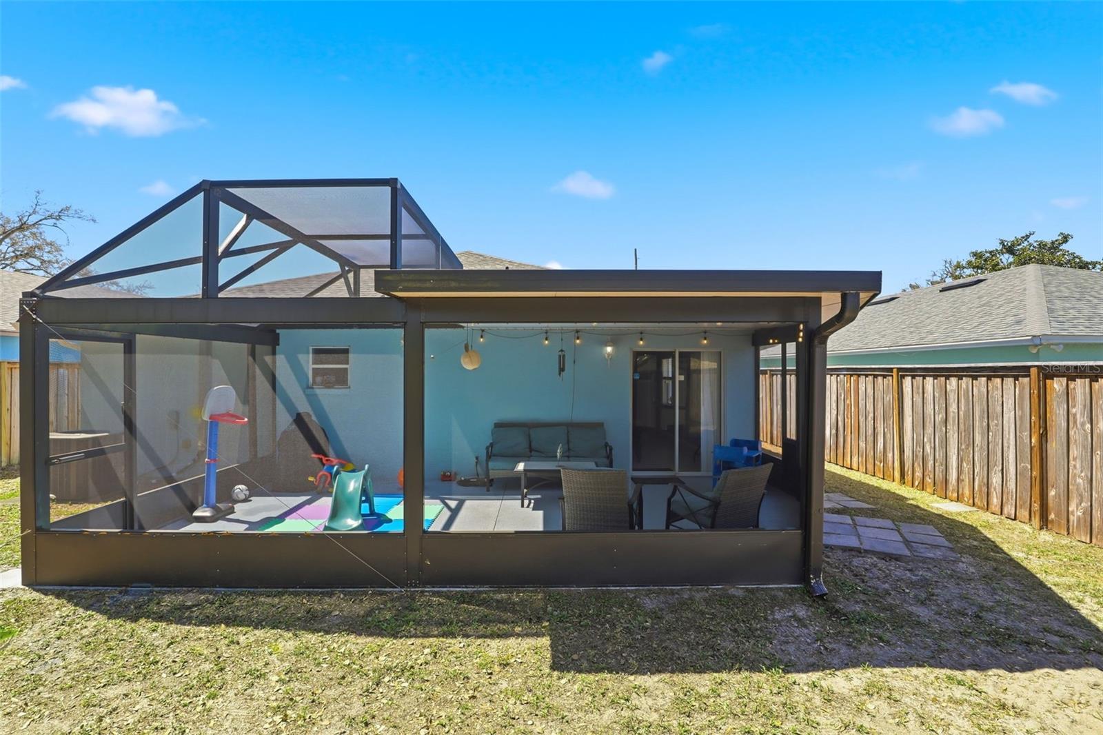 VALENCIA PARK - Residential