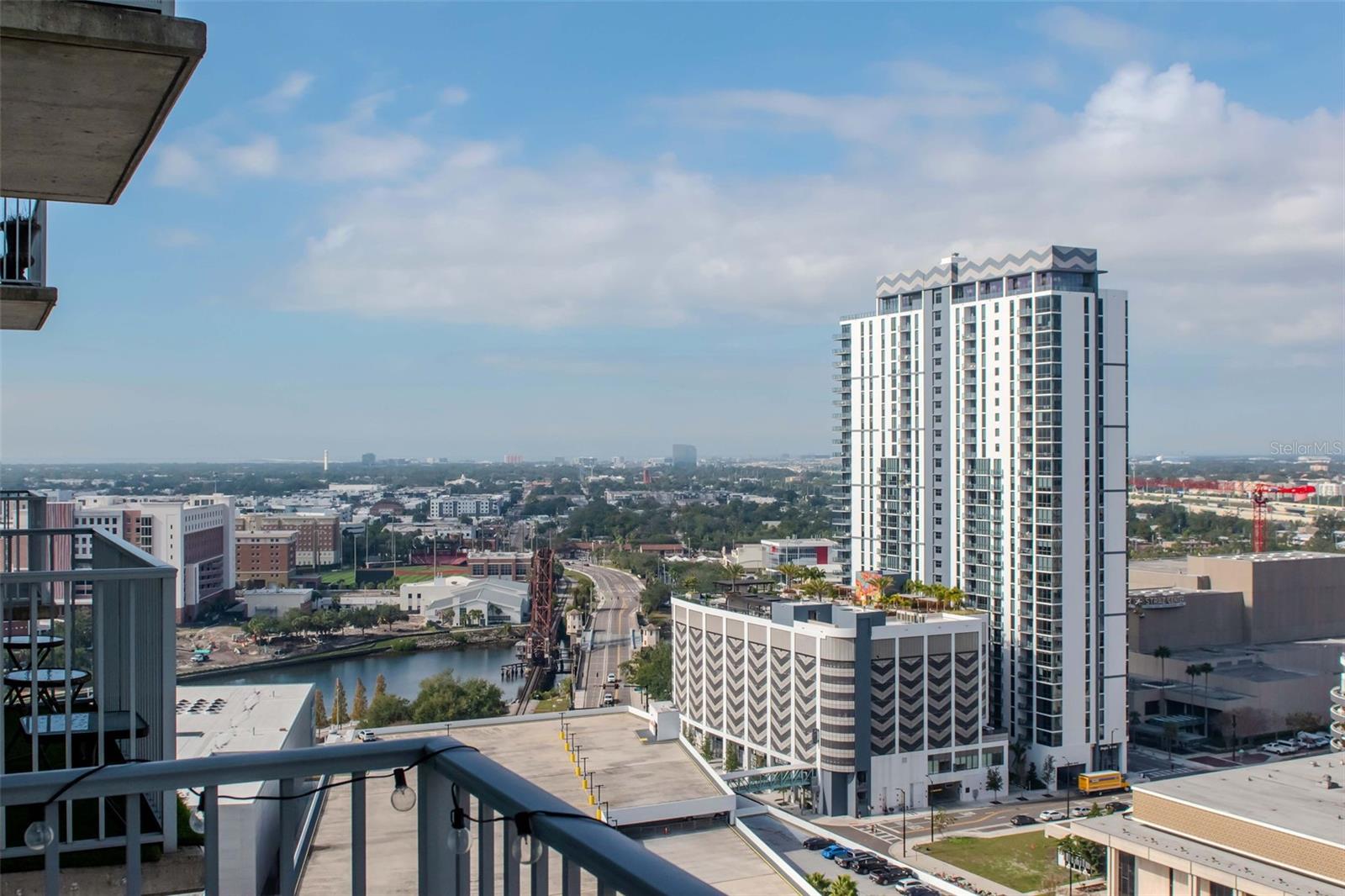 777 N ASHLEY DRIVE 1809