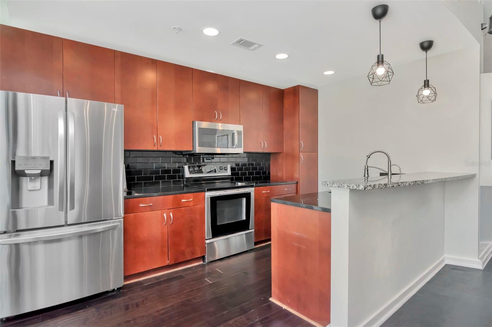 SKYPOINT A CONDO - Residential