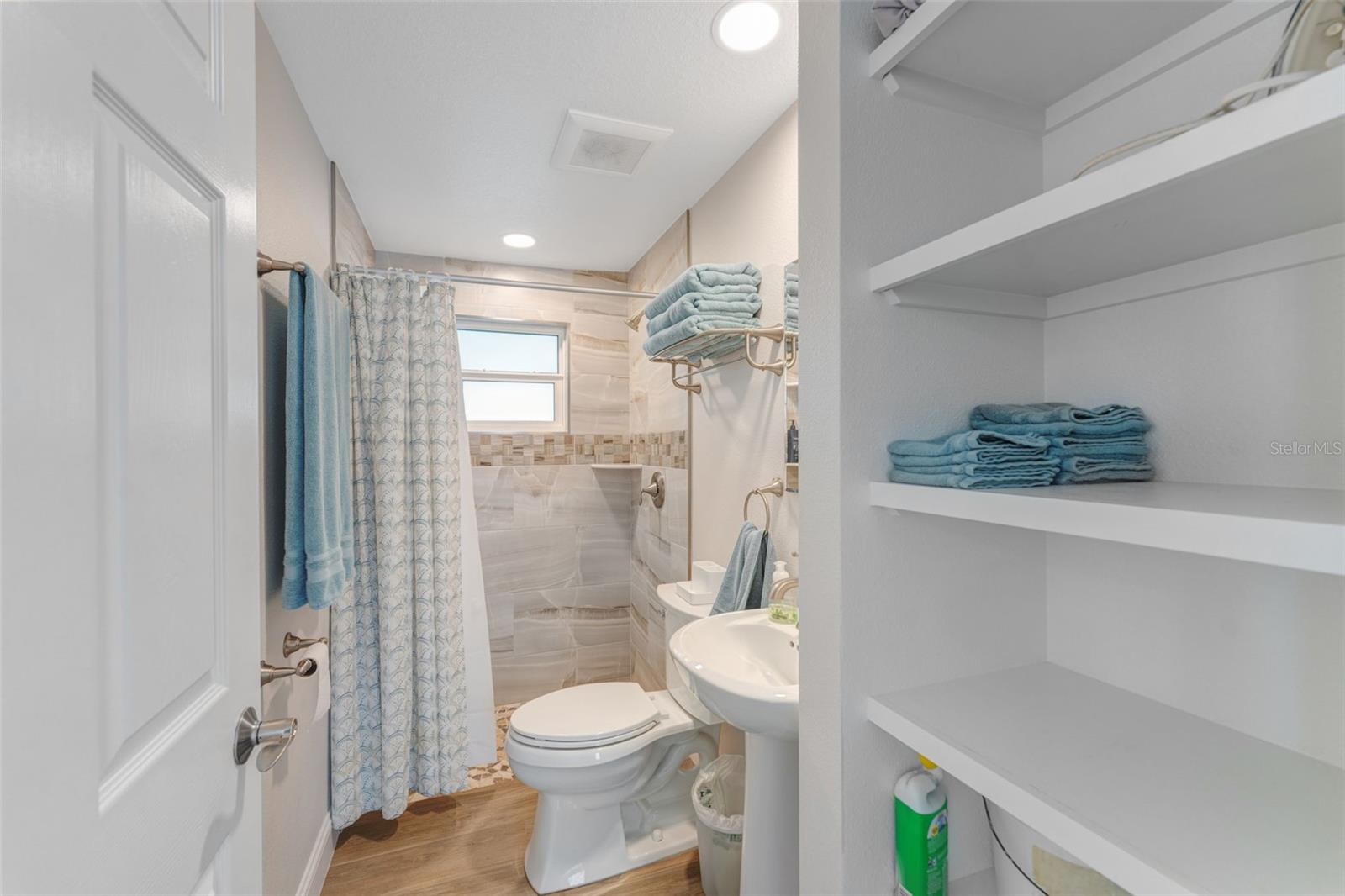 HOMECROFT - Residential