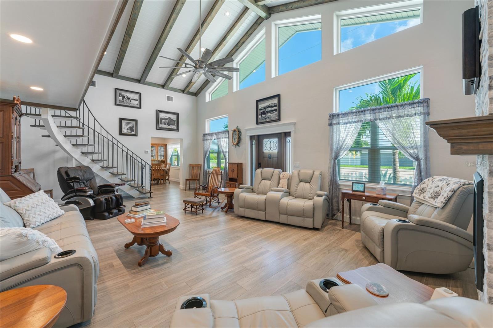 HOMECROFT - Residential