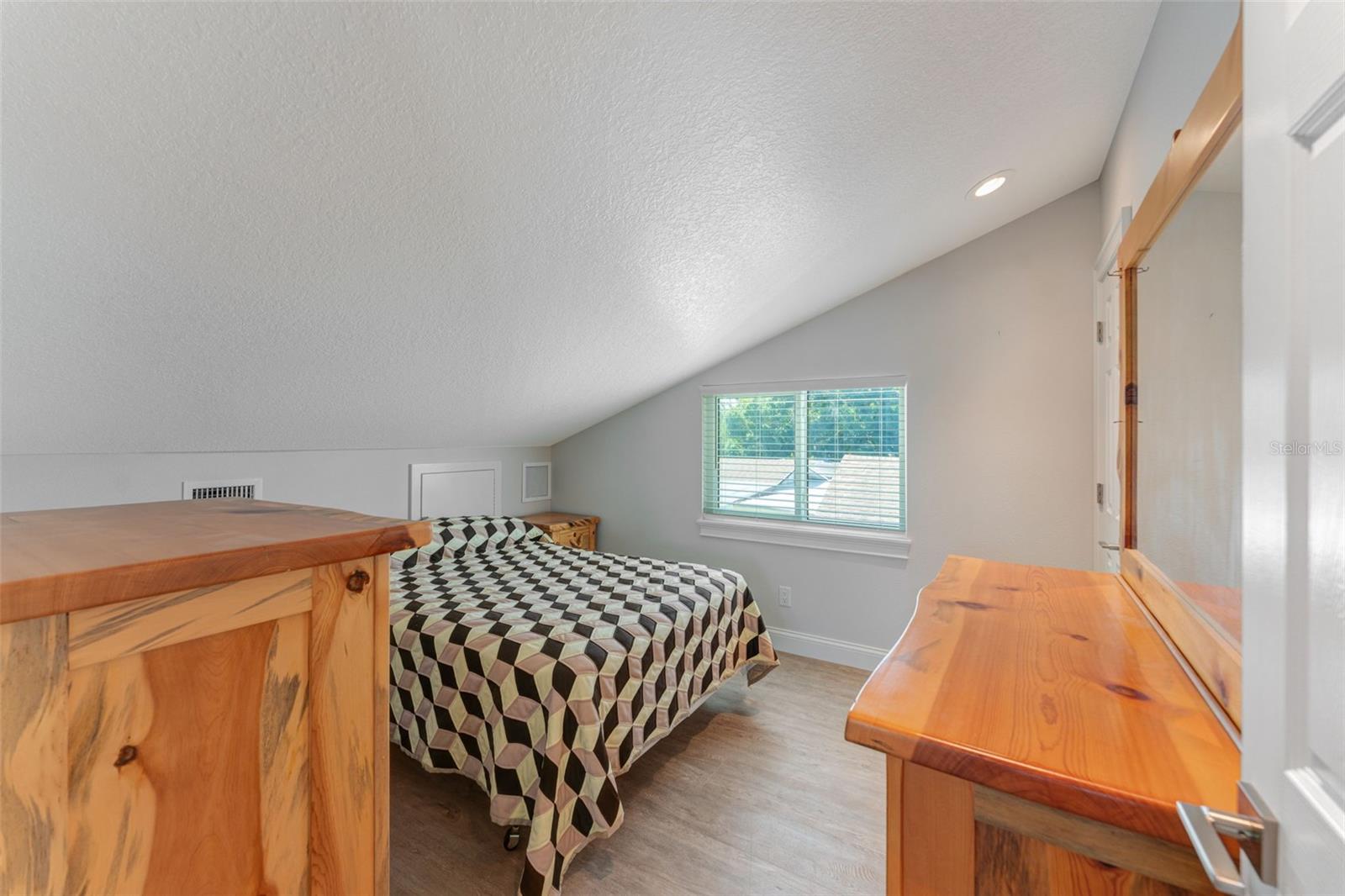 HOMECROFT - Residential