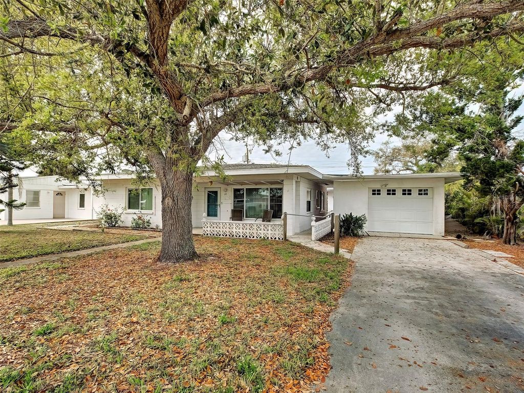 Photo of 25 Hillcrest Drive, Englewood, FL 34223 (MLS # D6146663)