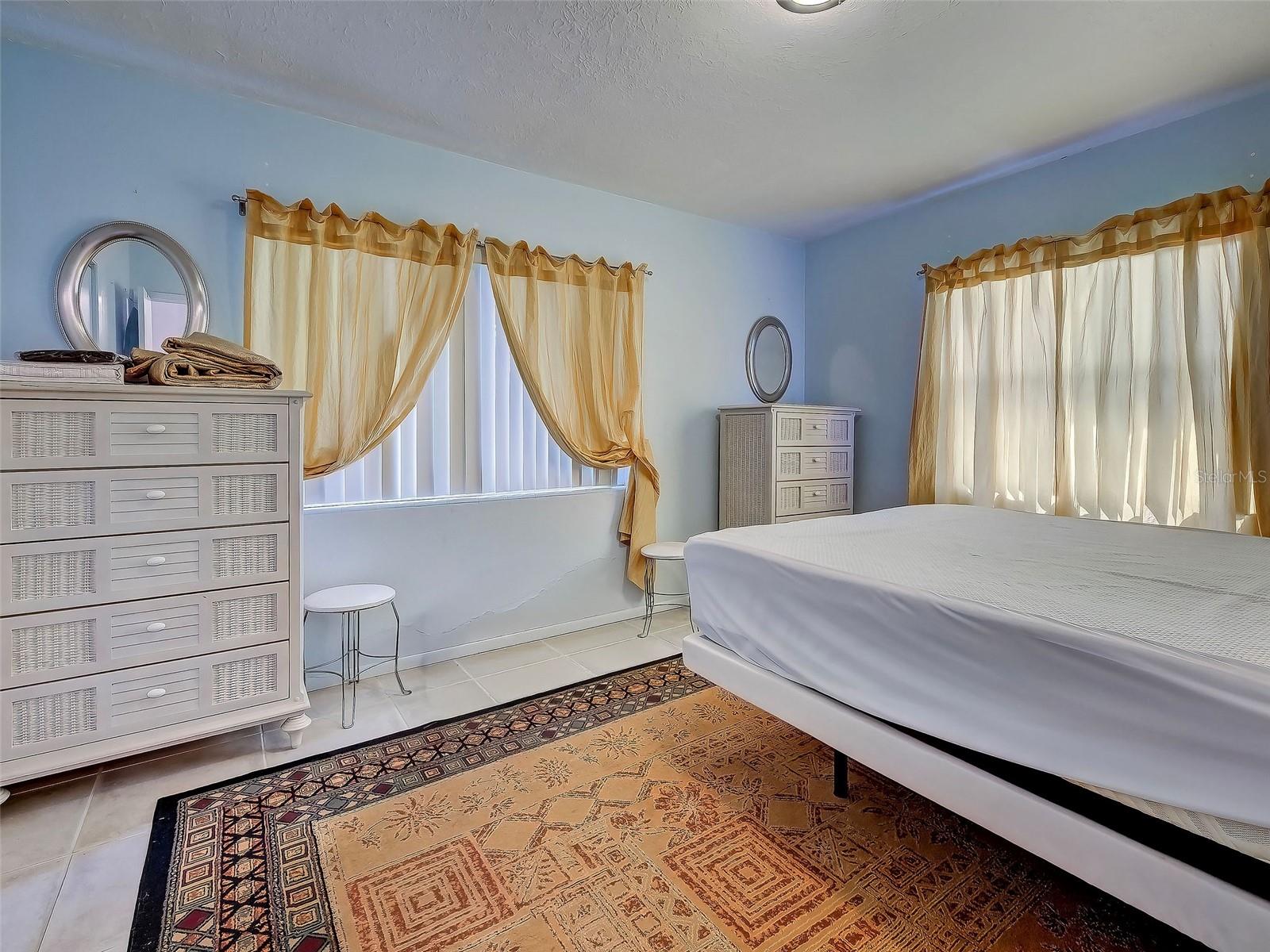 RIVERSIDE - Residential