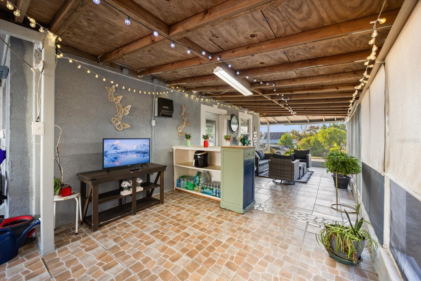 VALENCIA HILLS SUB - Residential