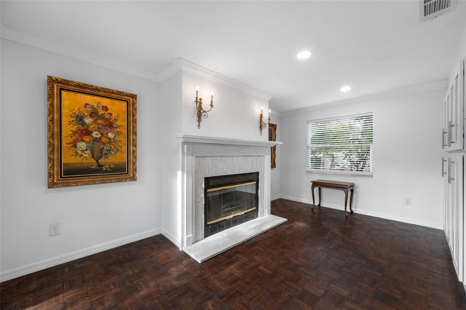 SUNSET LAKE MANOR - Residential