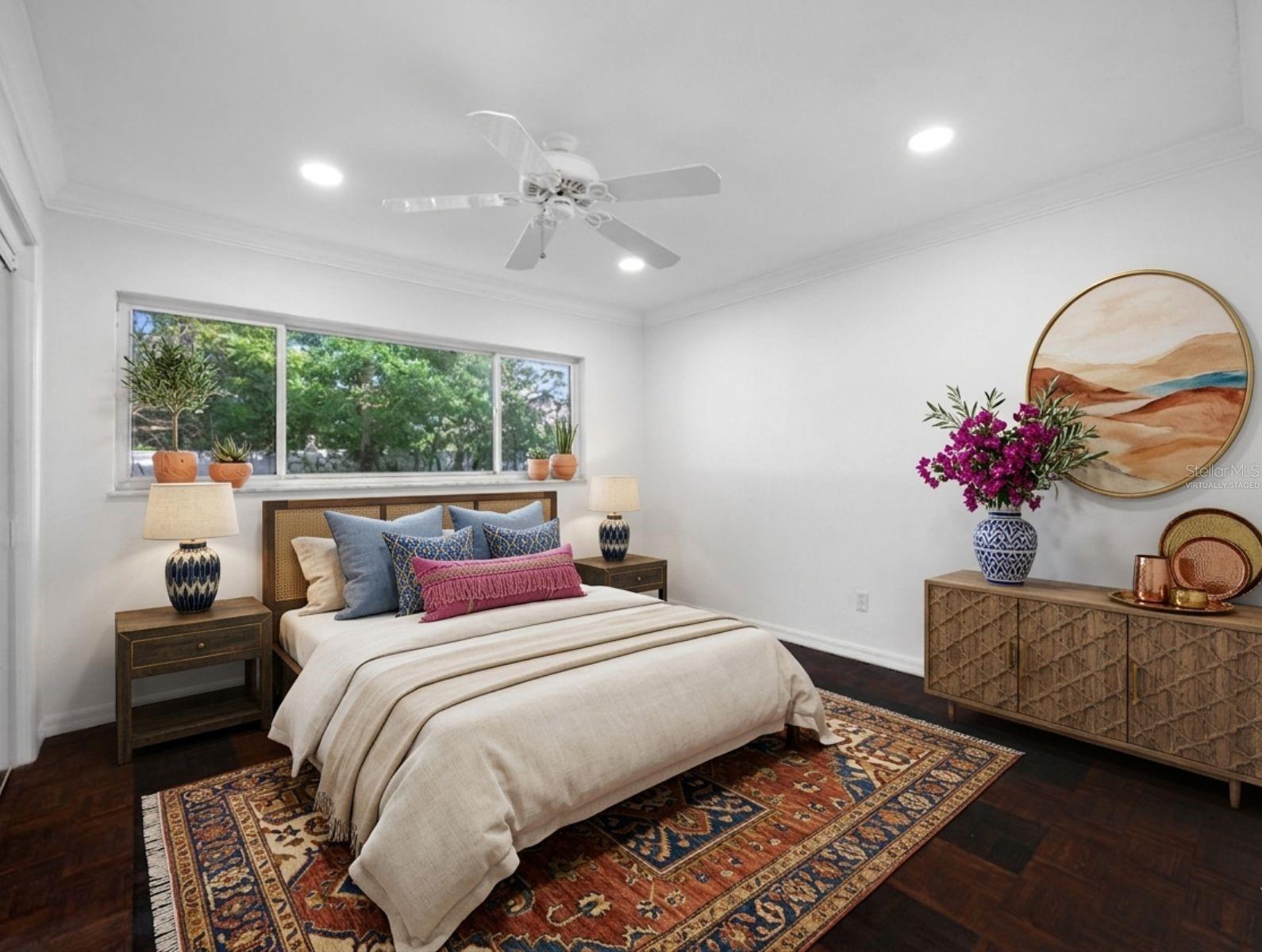 SUNSET LAKE MANOR - Residential