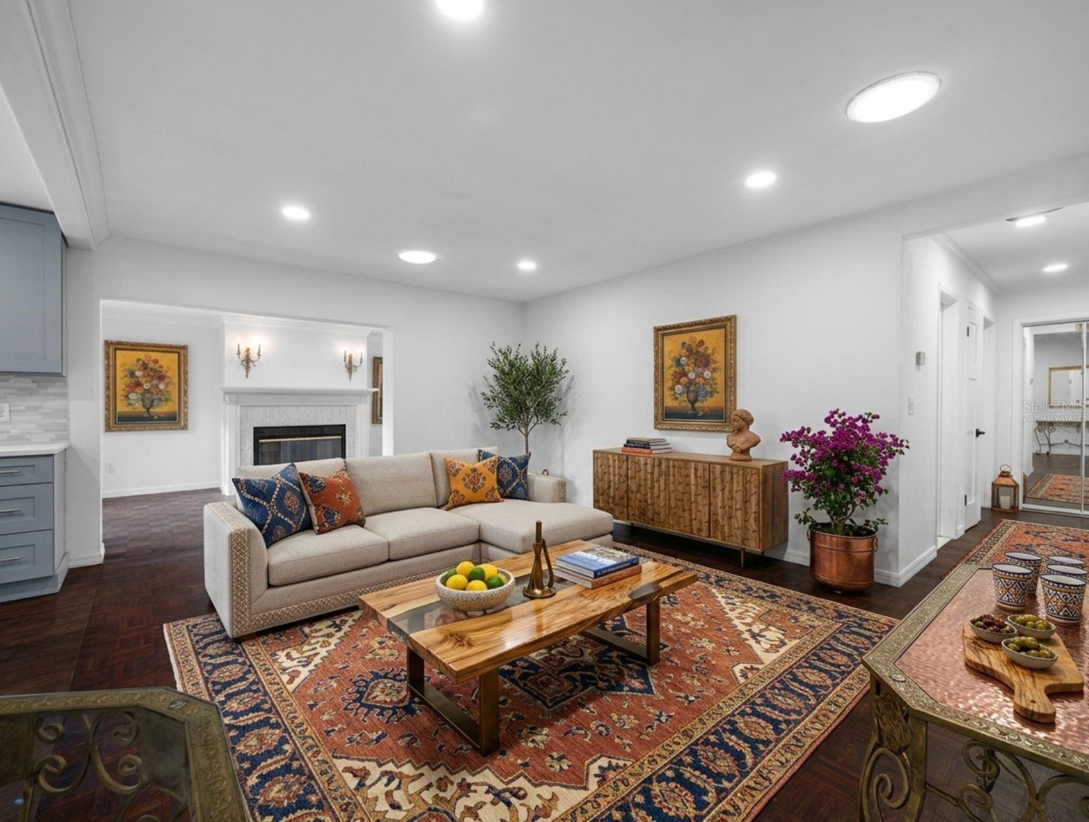 SUNSET LAKE MANOR - Residential