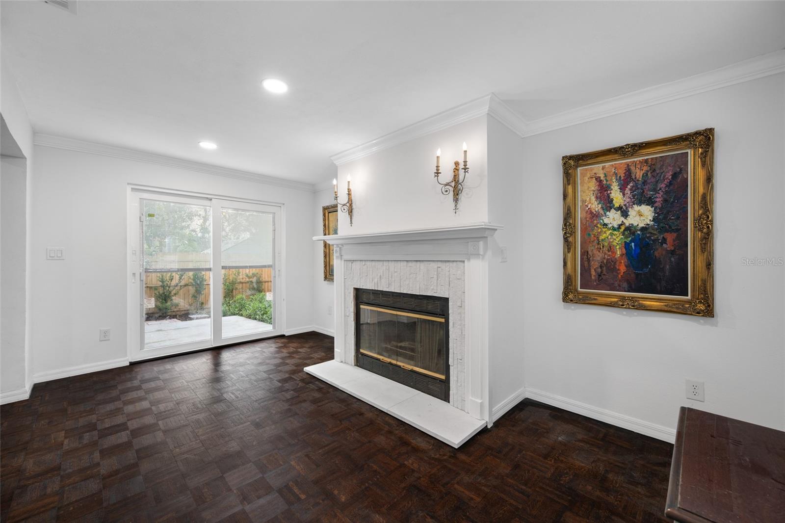 SUNSET LAKE MANOR - Residential