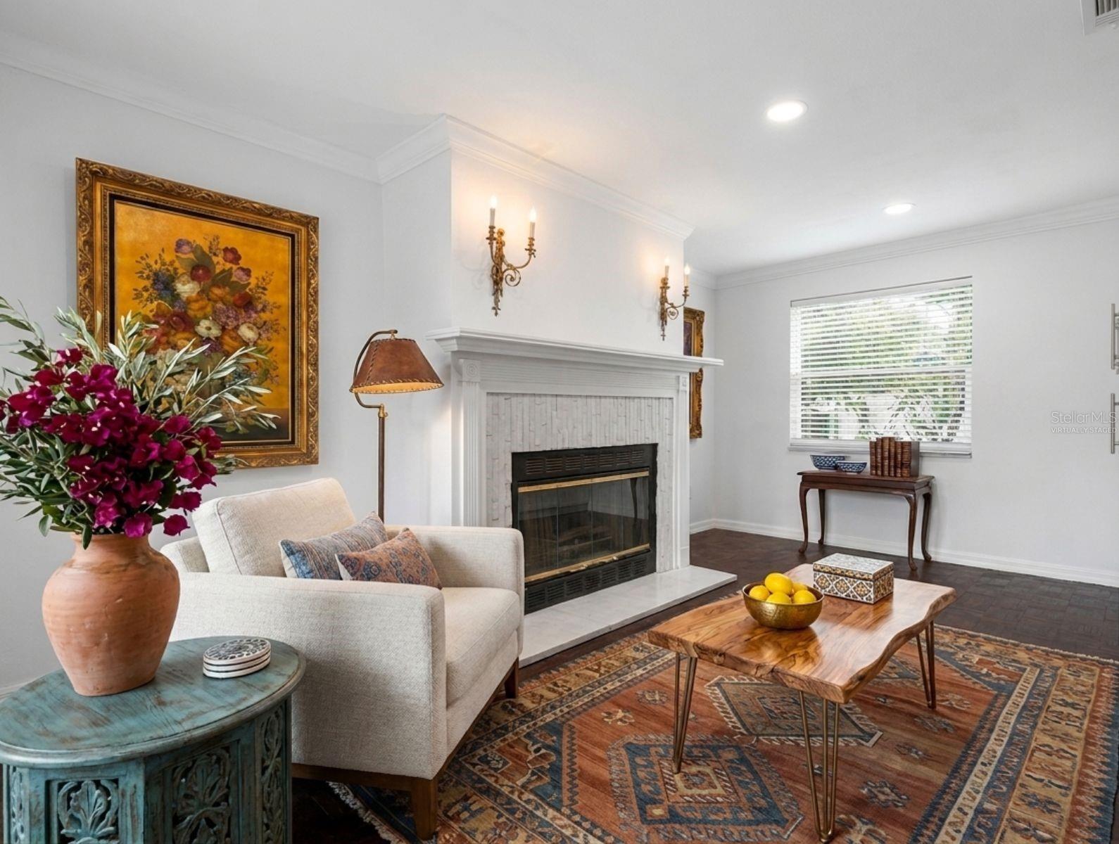 SUNSET LAKE MANOR - Residential