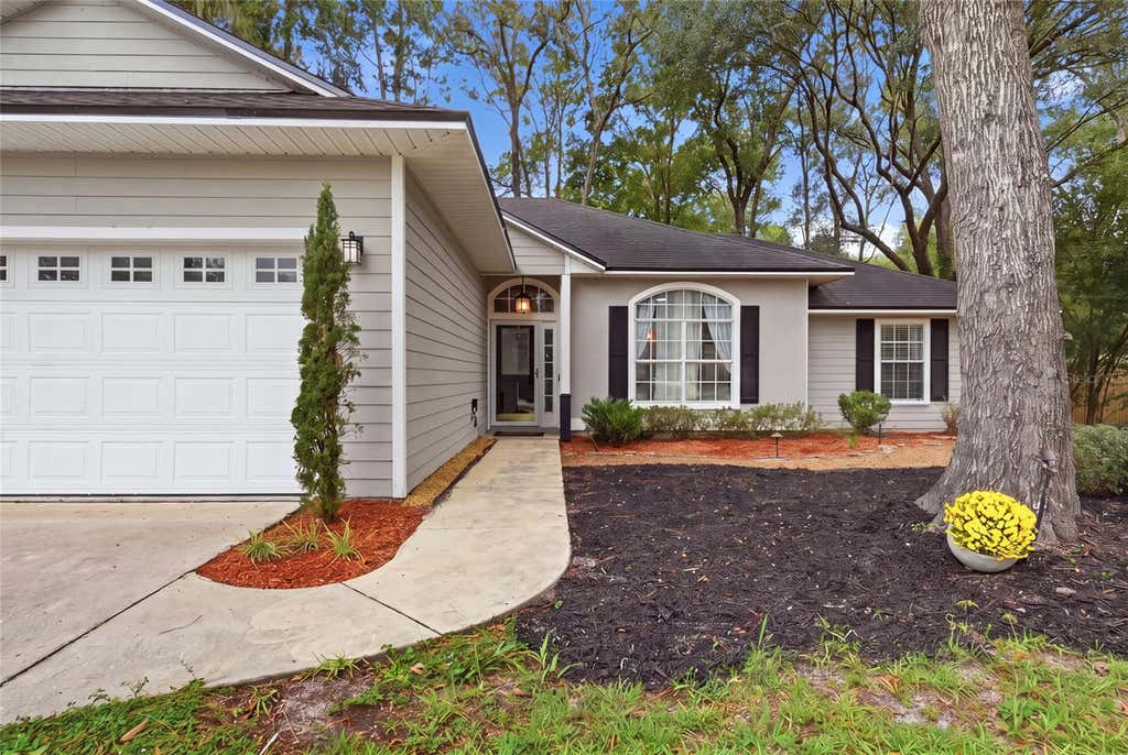 Photo of 5840 SW 85th Street, Gainesville, FL 32608 (MLS # GC542674)