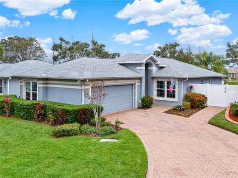A home in WINTER HAVEN