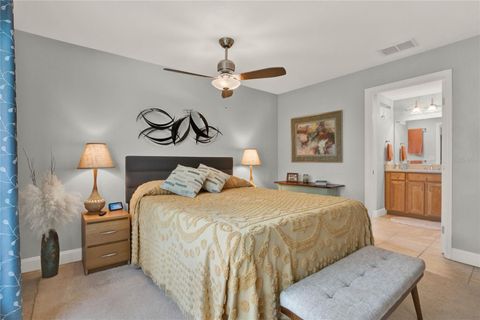 A home in WINTER HAVEN