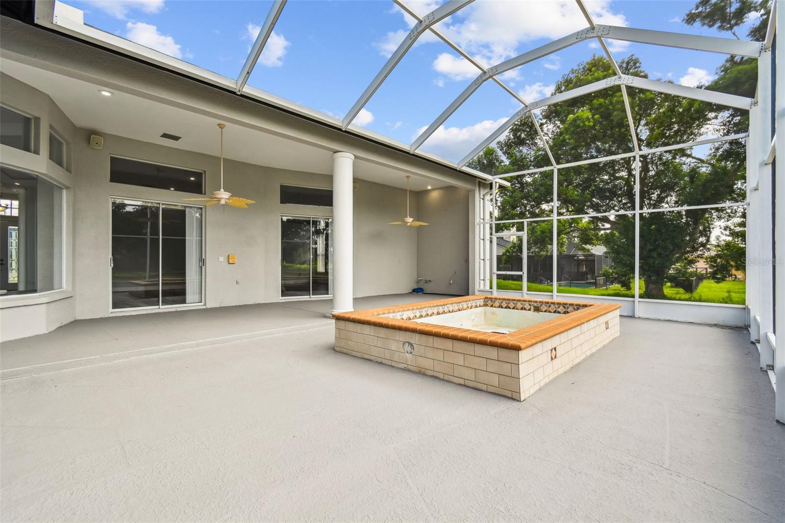 QUAIL HOLLOW ACREAGE - Residential