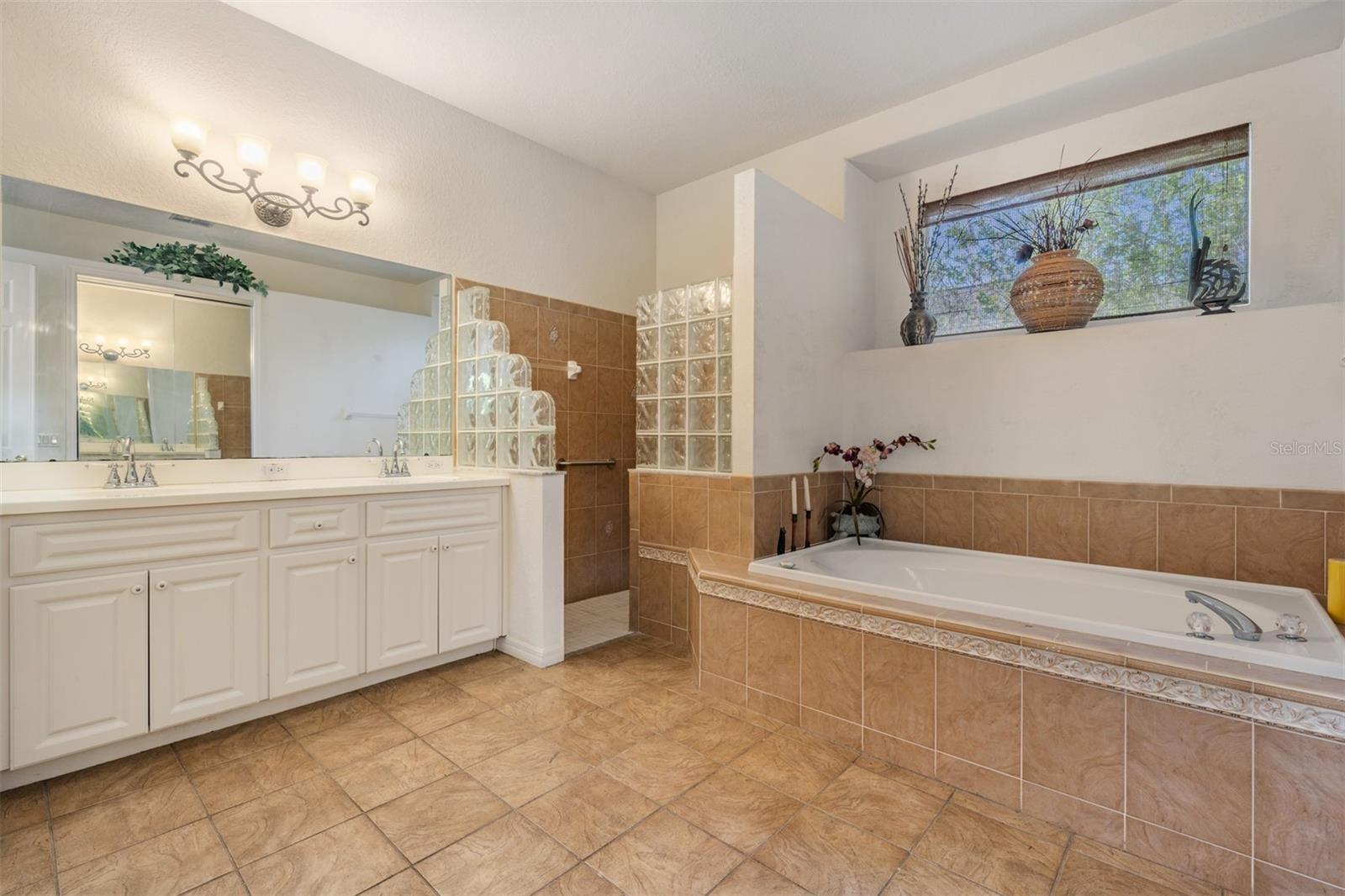 LAKE JOVITA GOLF AND COUNTRY CLUB - Residential