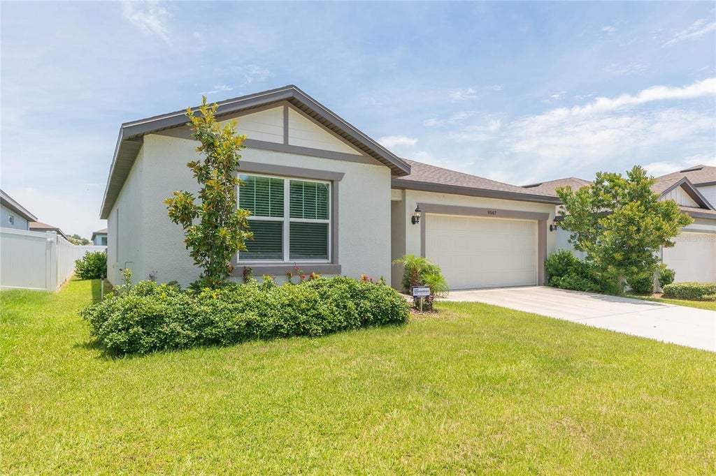 Photo of 9547 Summers Cay Circle, Thonotosassa, FL 33592 (MLS # TB8517317)