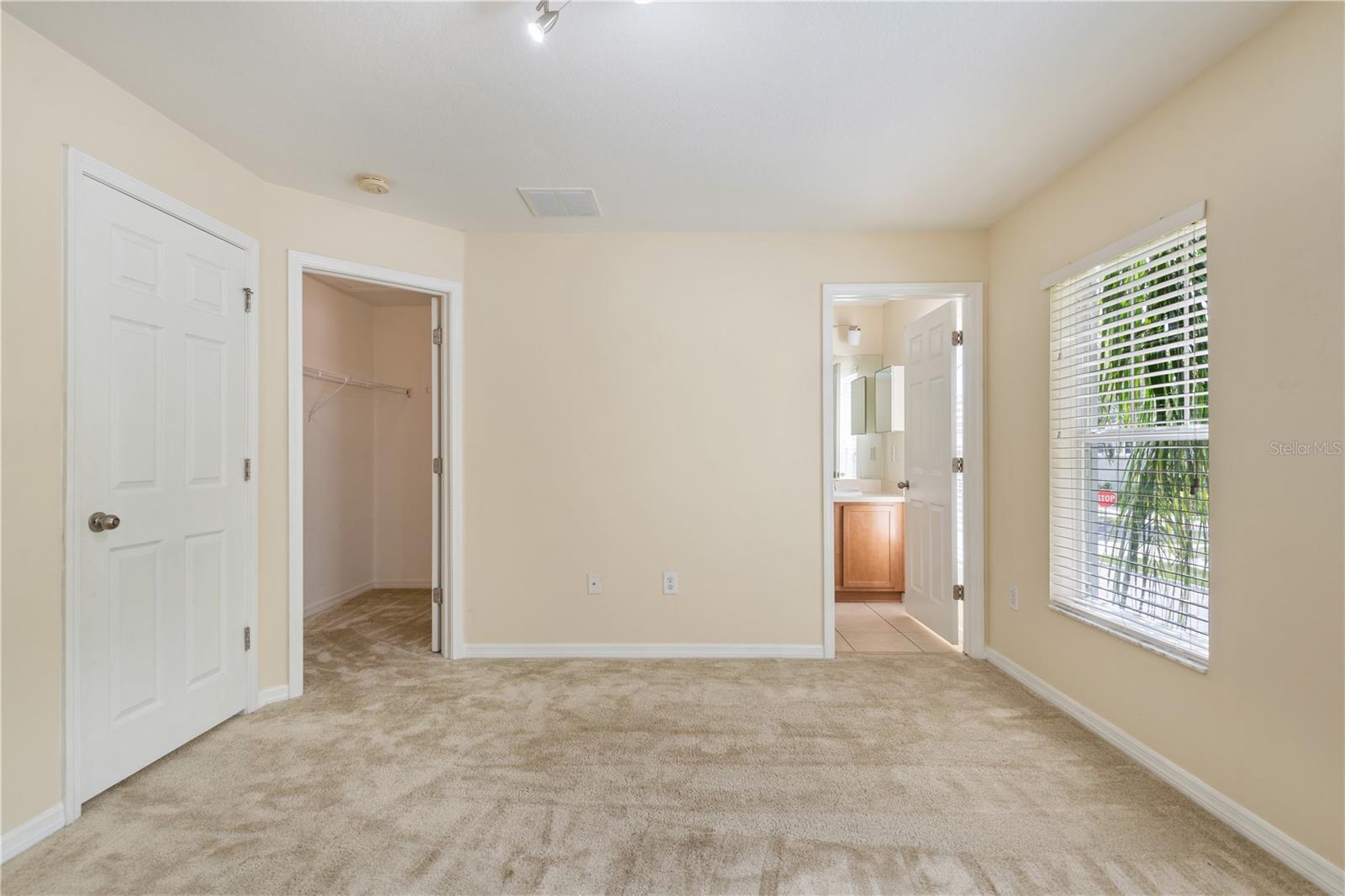 OAKS AT RIVERVIEW - Residential Lease