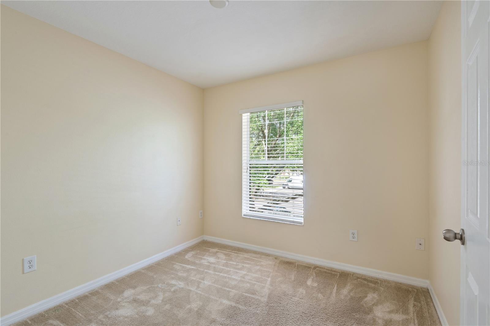 OAKS AT RIVERVIEW - Residential Lease