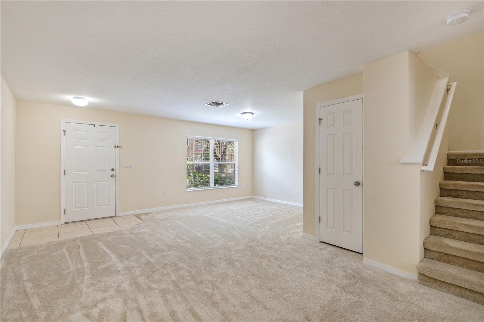 OAKS AT RIVERVIEW - Residential Lease