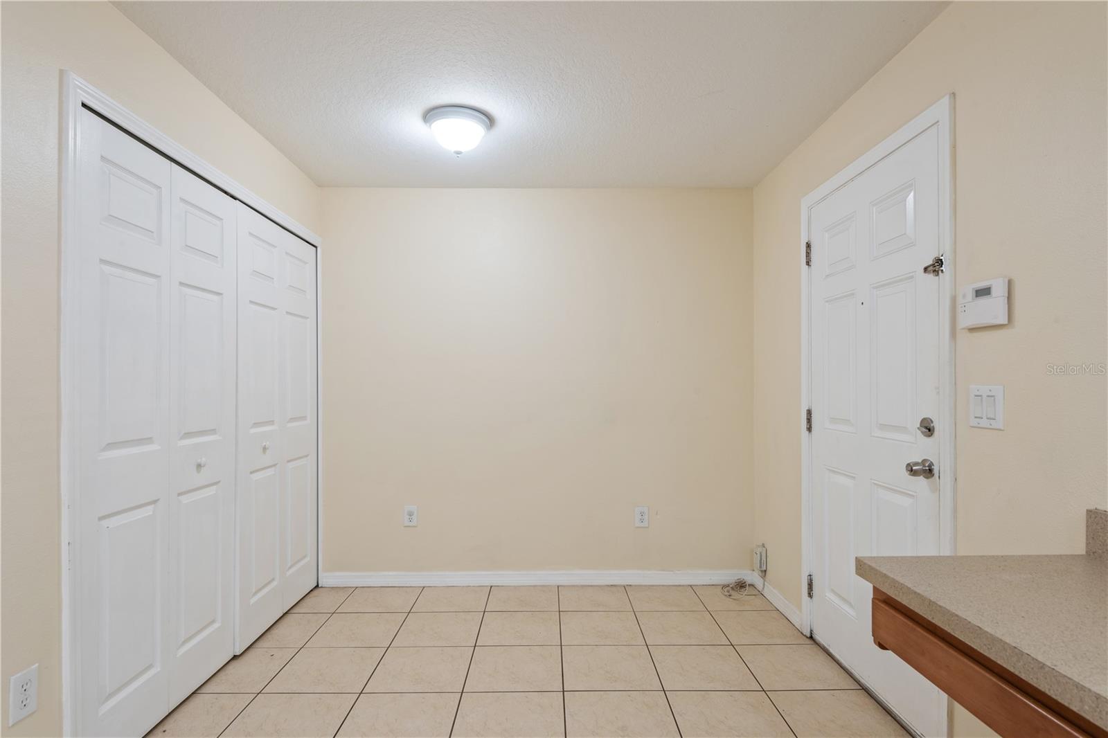 OAKS AT RIVERVIEW - Residential Lease