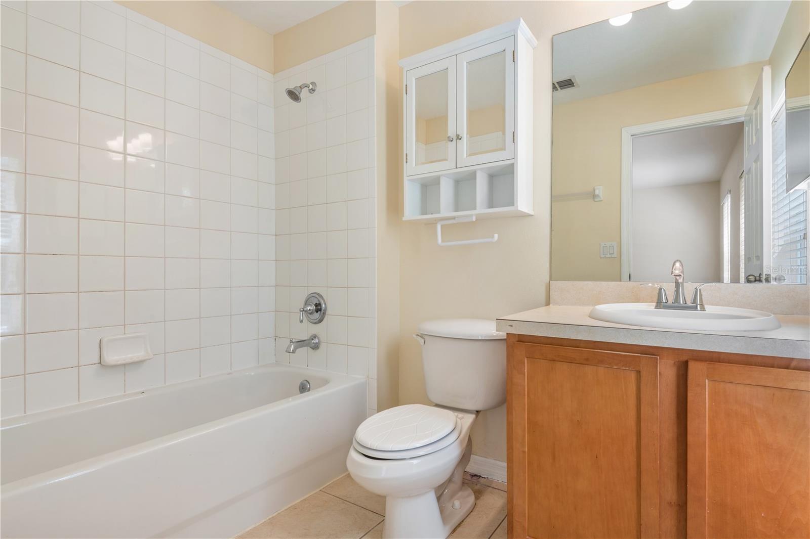 OAKS AT RIVERVIEW - Residential Lease