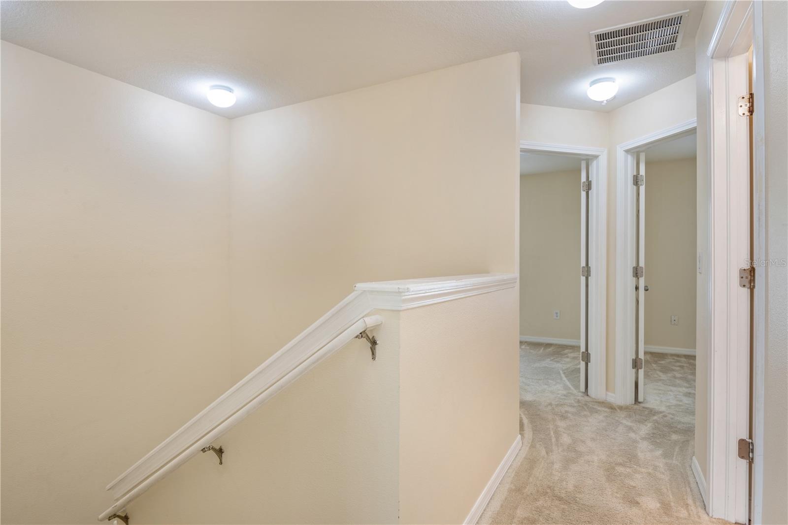 OAKS AT RIVERVIEW - Residential Lease