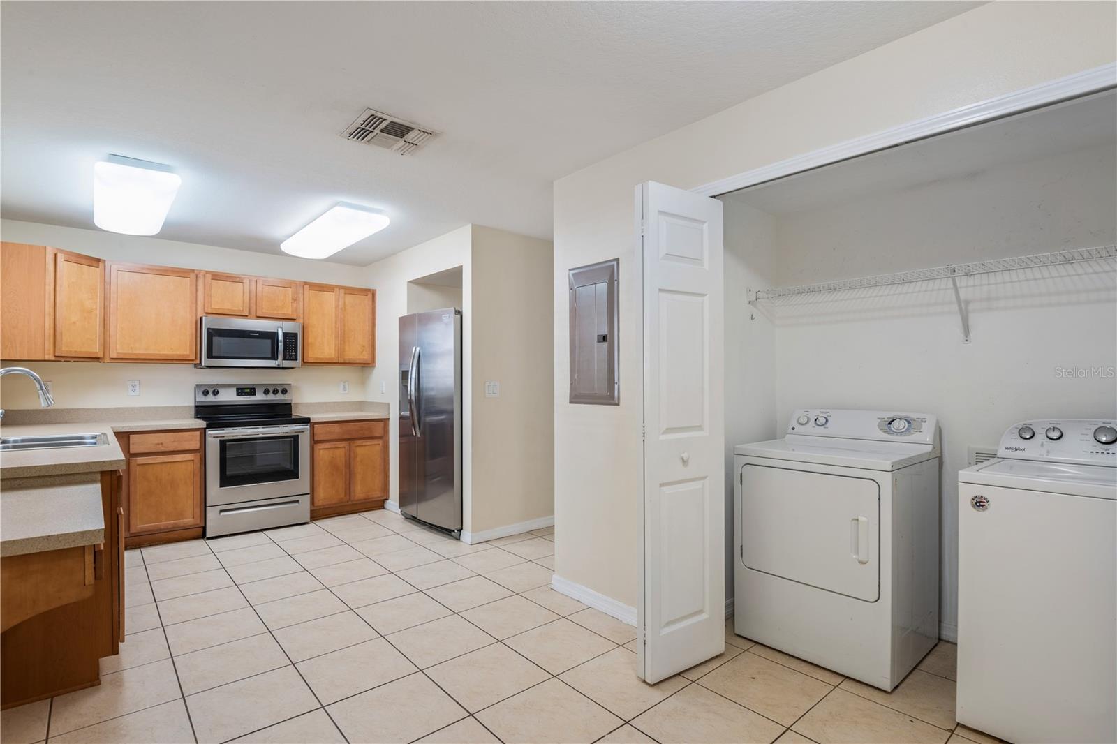 OAKS AT RIVERVIEW - Residential Lease