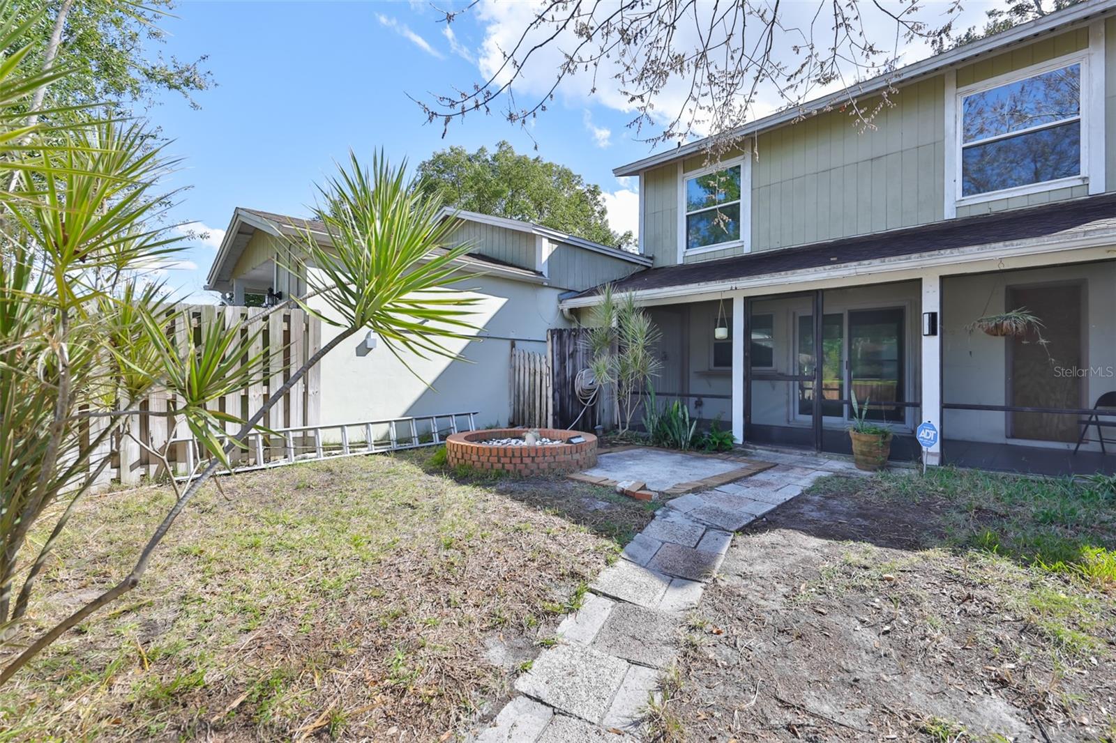 LAKE FOREST UNIT 01 - Residential Lease