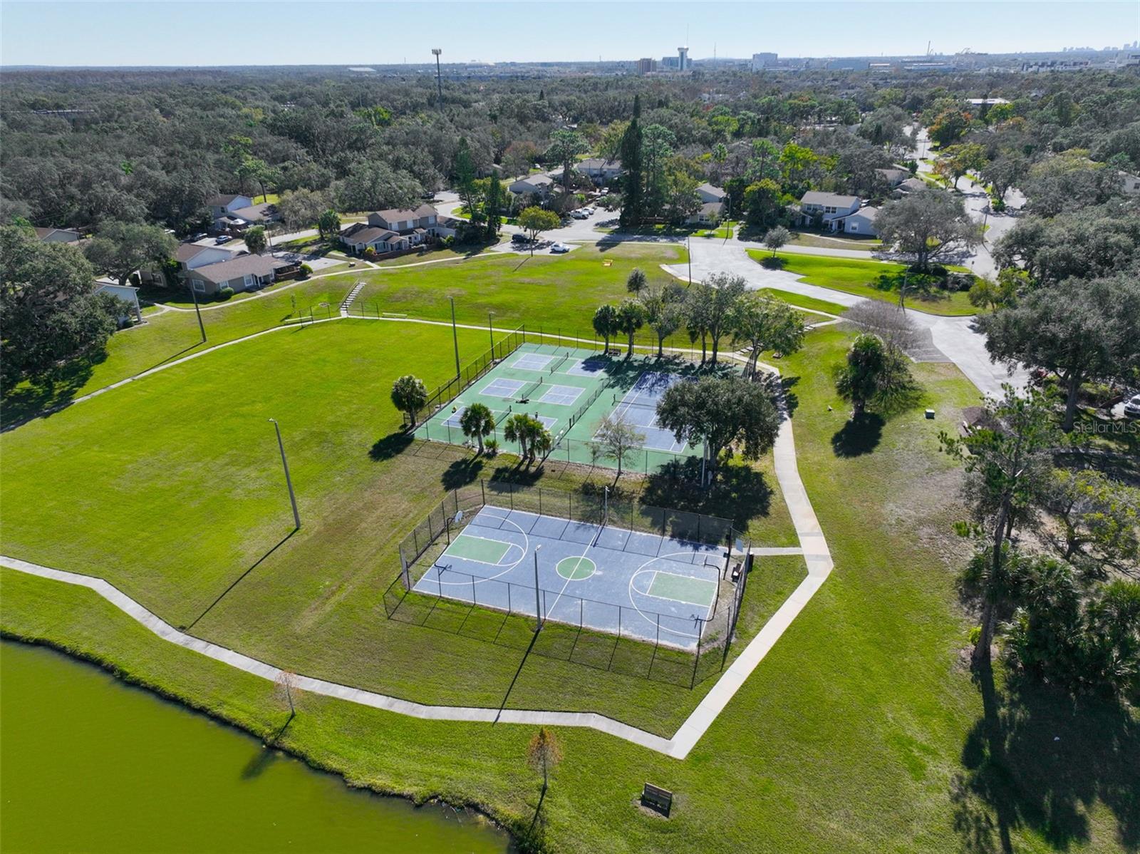 LAKE FOREST UNIT 01 - Residential Lease