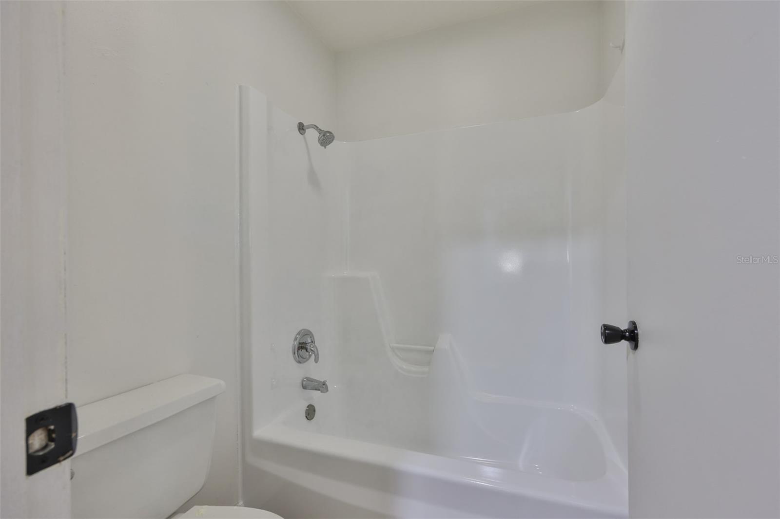 LAKE FOREST UNIT 01 - Residential Lease