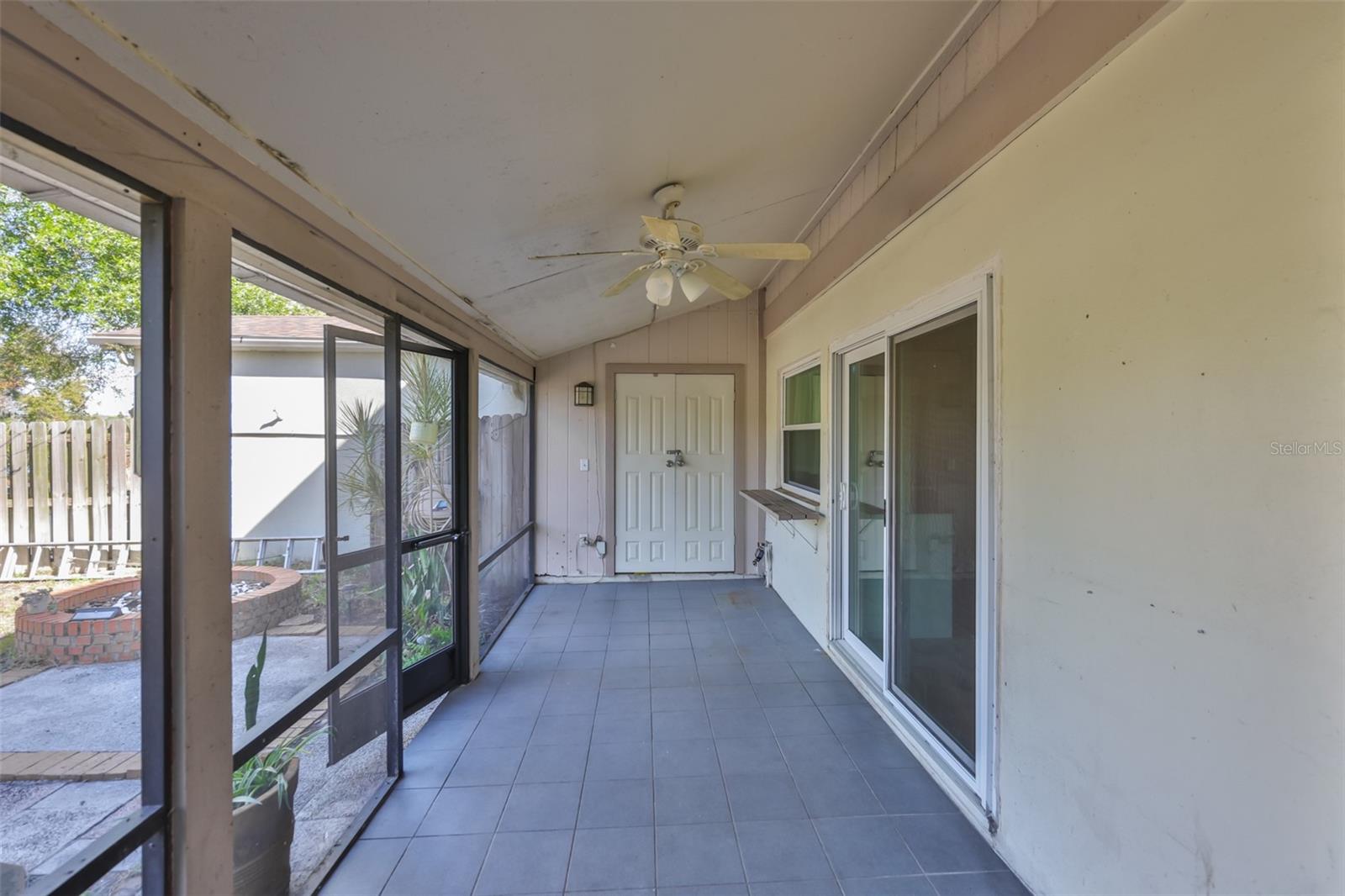 LAKE FOREST UNIT 01 - Residential Lease