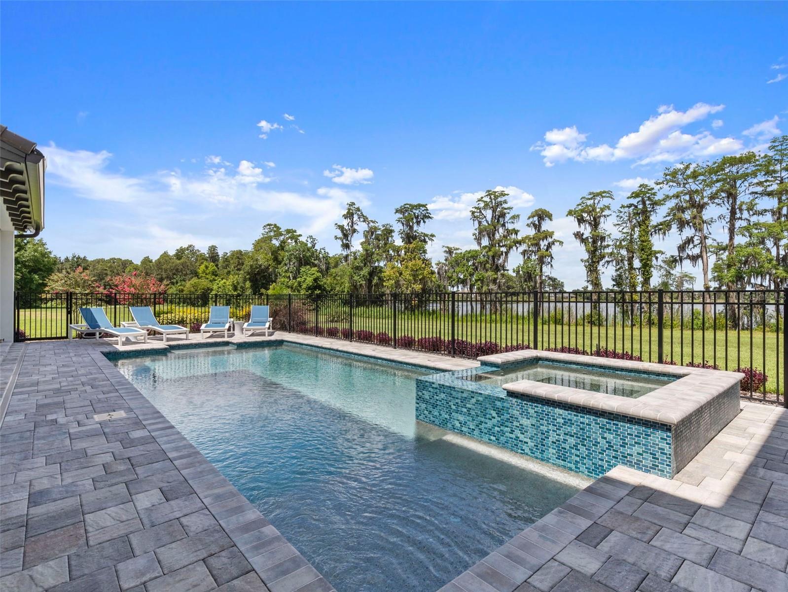 STEEPLECHASE - Residential