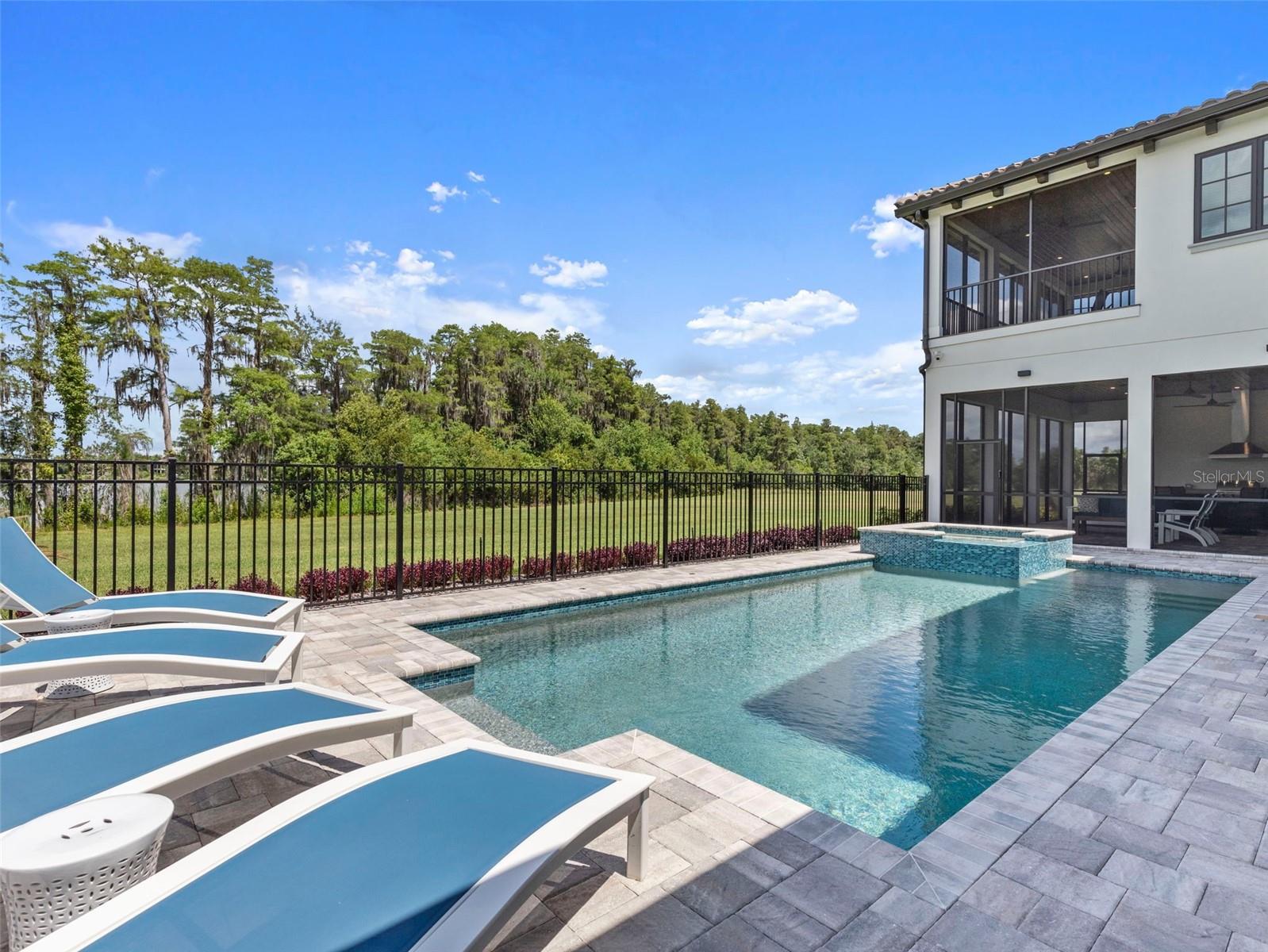 STEEPLECHASE - Residential