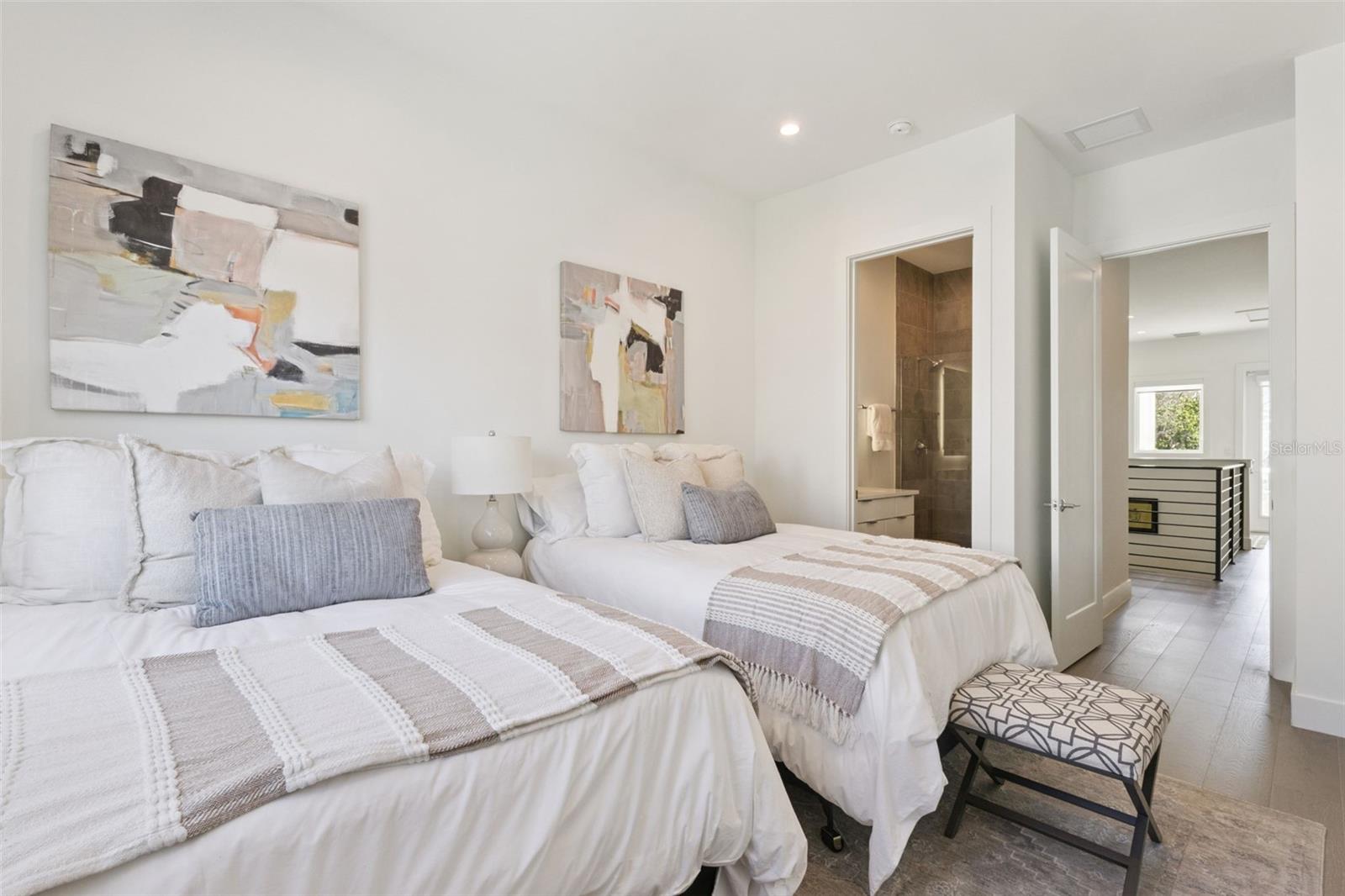 MONDRIAN/WINDER PARK TWNHMS - Residential