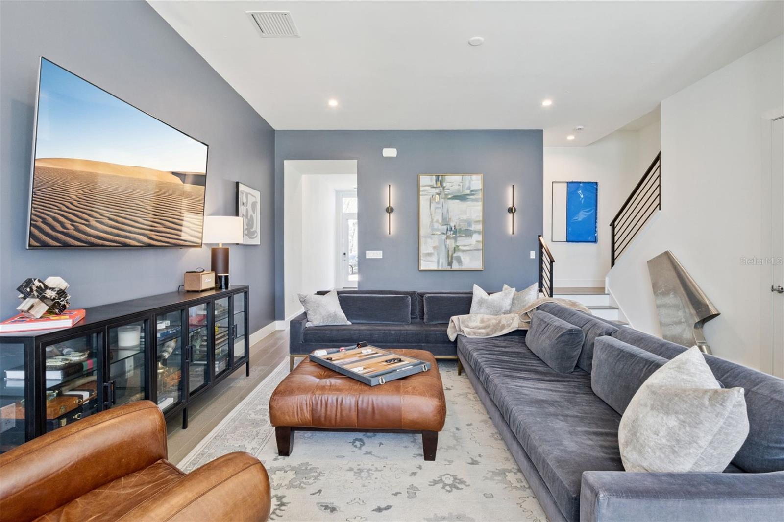 1780 MONDRIAN CIRCLE