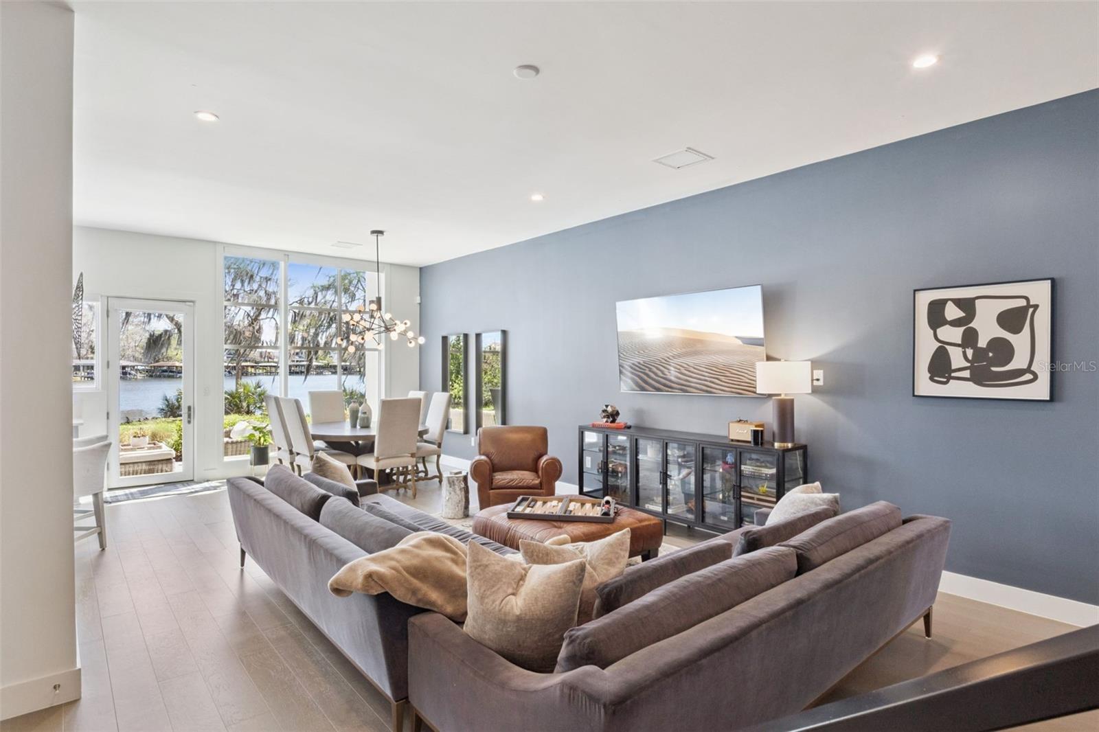 1780 MONDRIAN CIRCLE