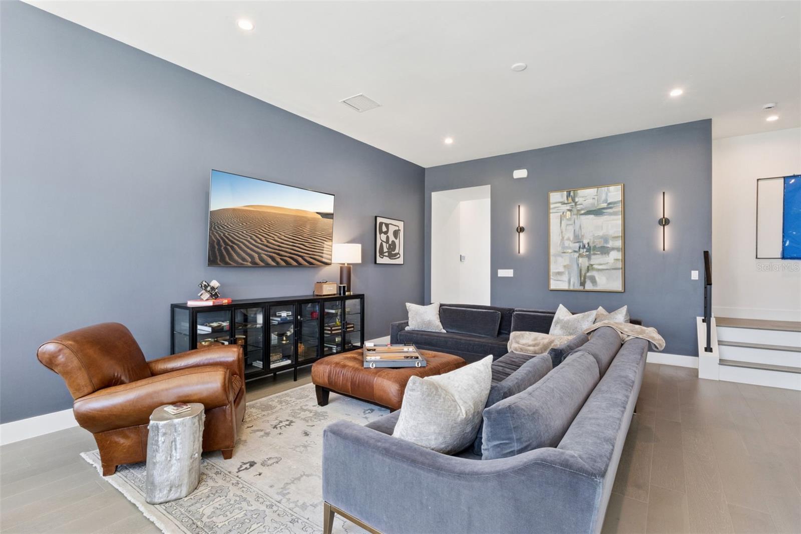 1780 MONDRIAN CIRCLE