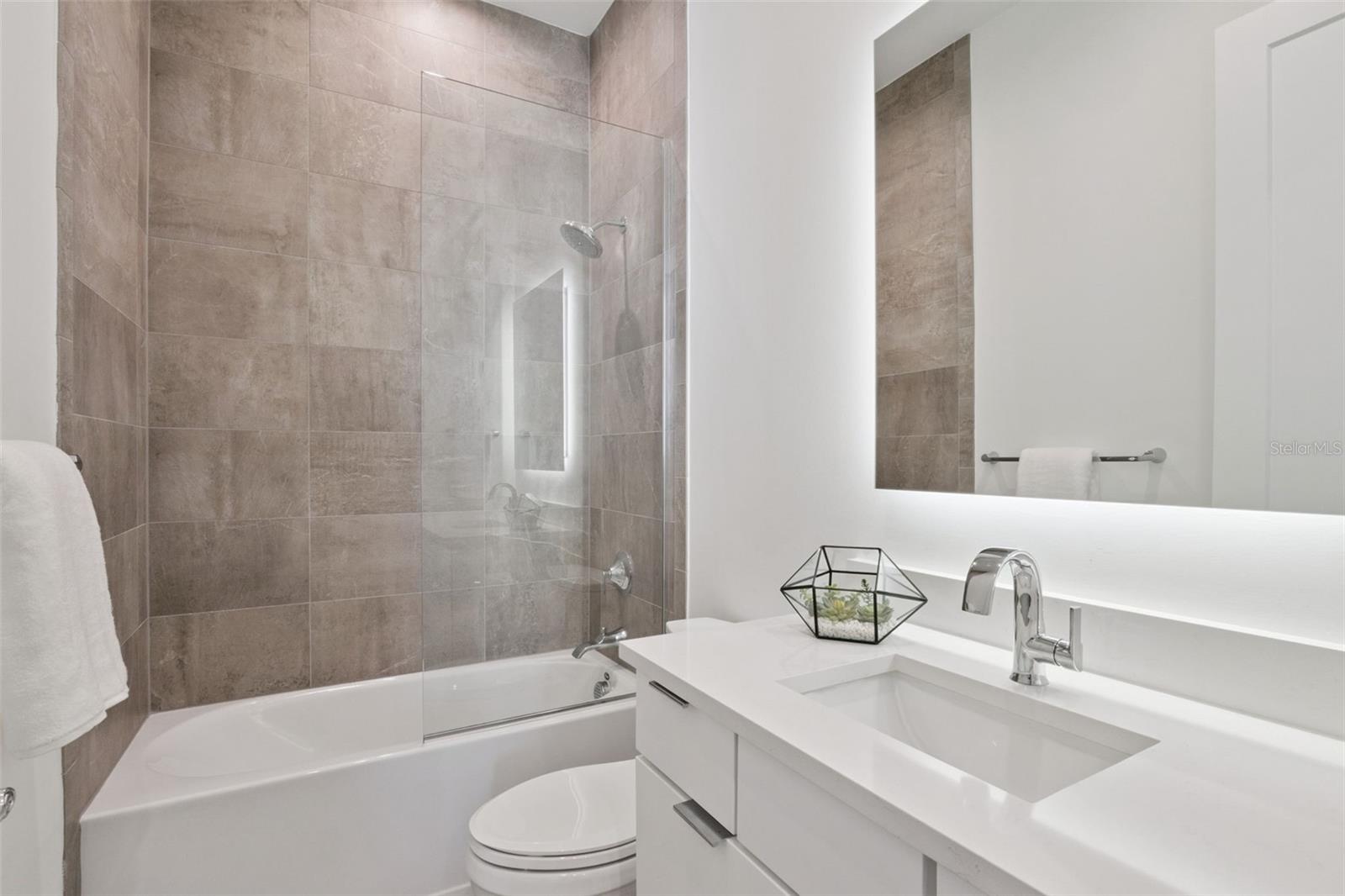 MONDRIAN/WINDER PARK TWNHMS - Residential