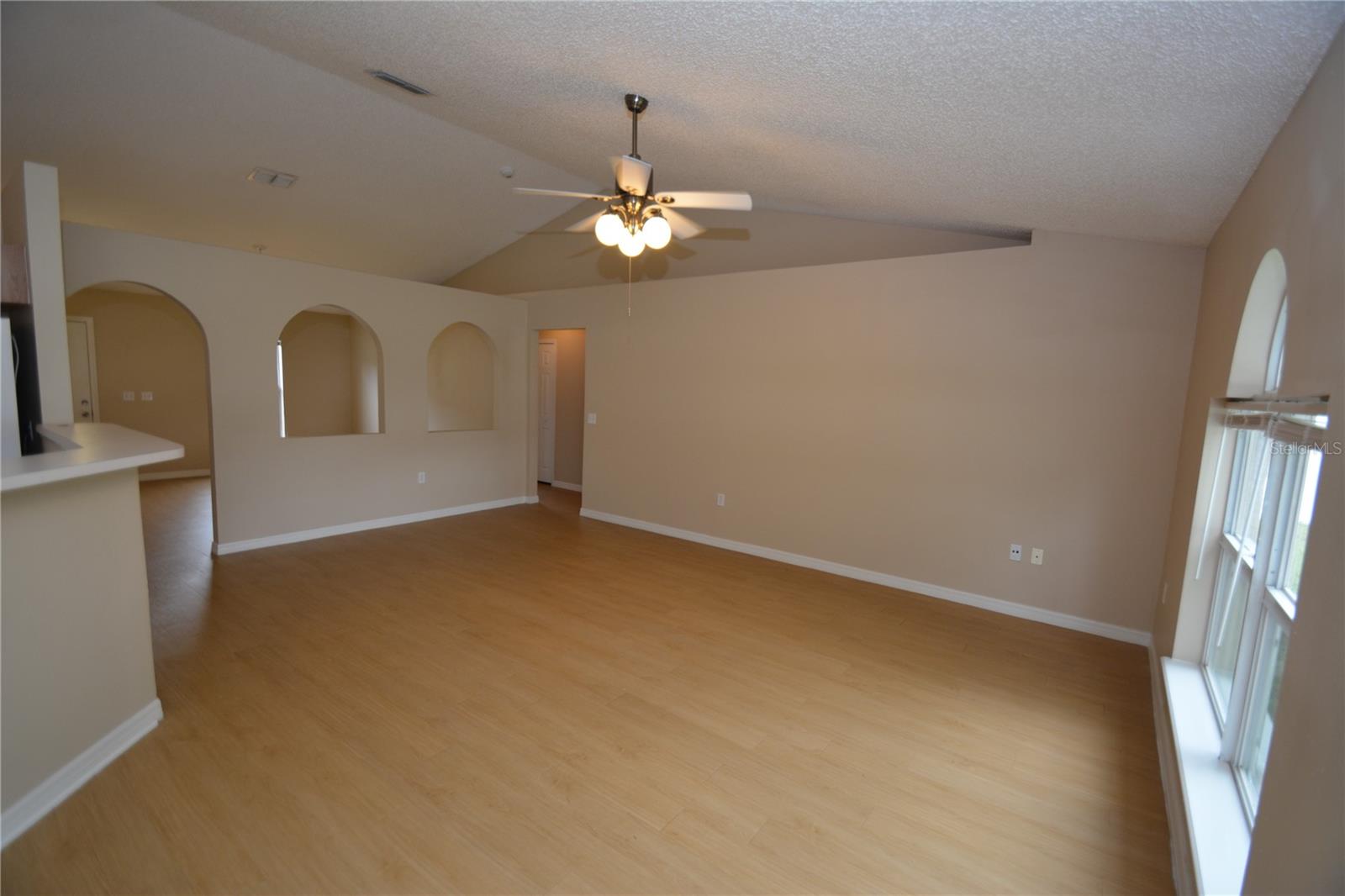 QUAIL HOLLOW - Residential Lease