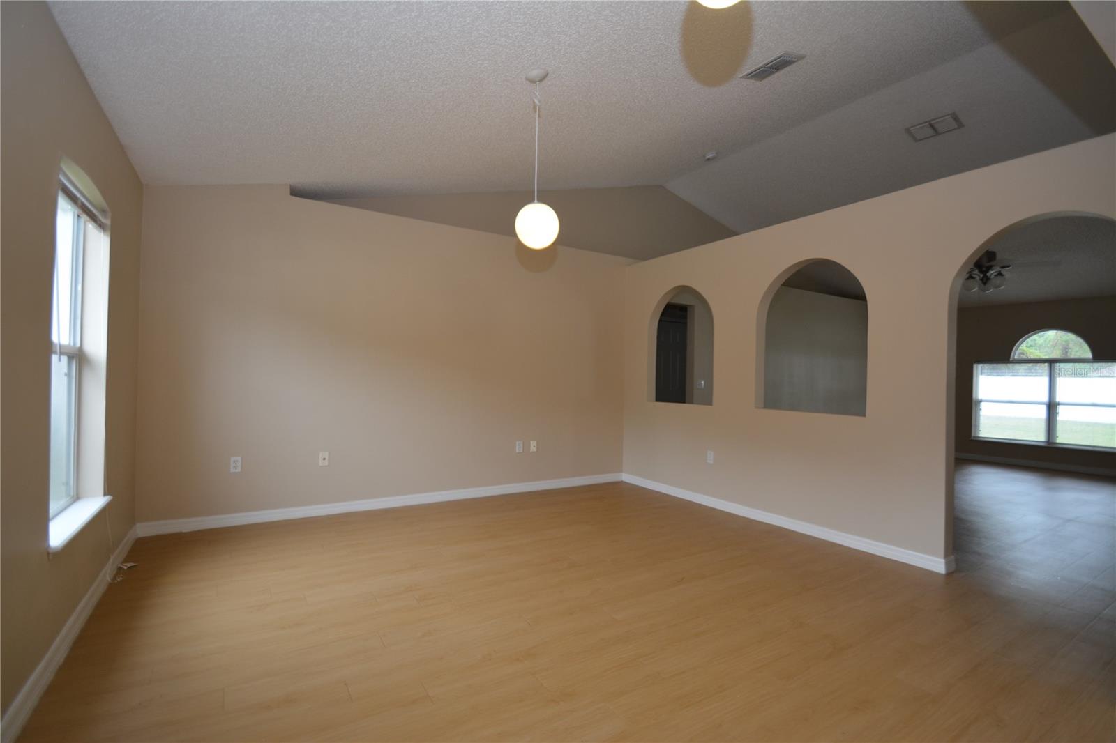 QUAIL HOLLOW - Residential Lease