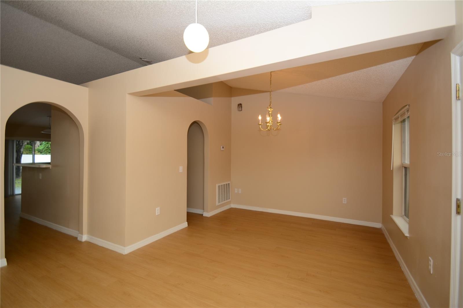 QUAIL HOLLOW - Residential Lease